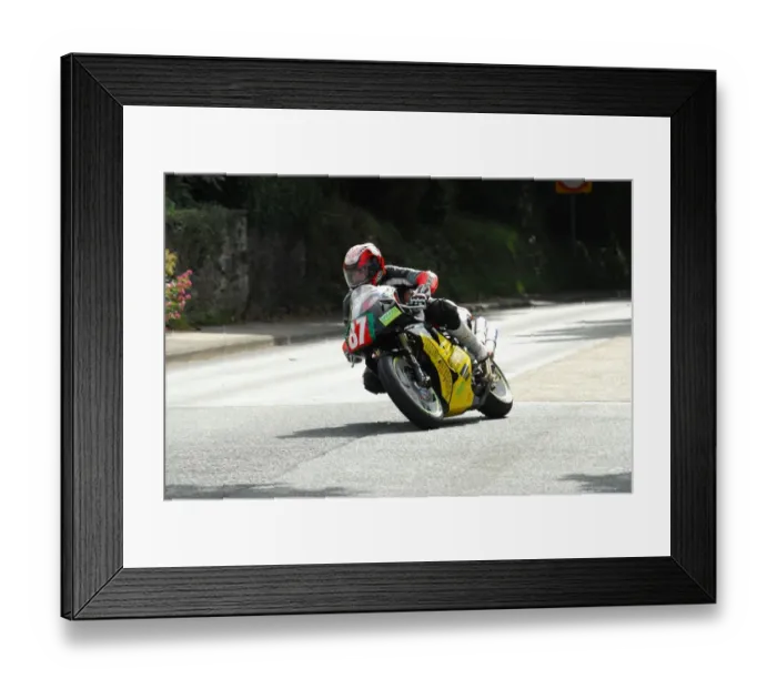 Framed Print : Lee Hembury (Honda) 2013 Newcomers Manx Grand Prix Framed Print : Lee Hembury (Honda) 2013 Newcomers Manx Grand Prix