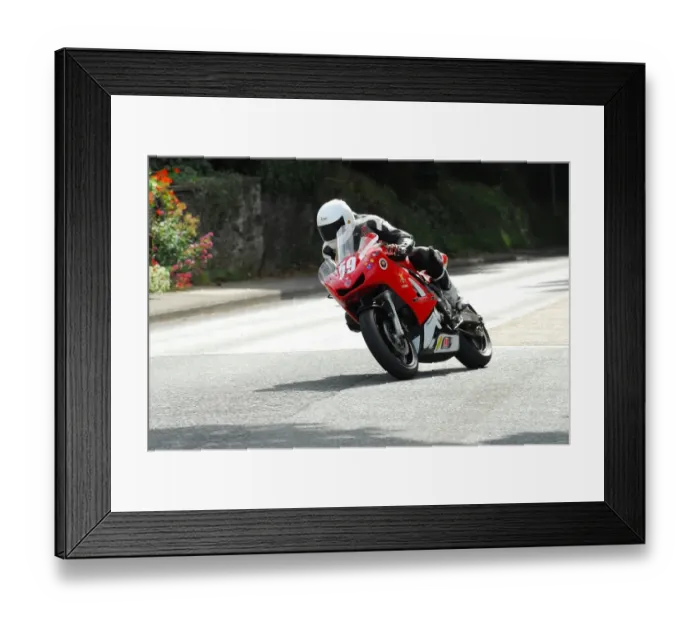 Framed Print : Jason Markham (Suzuki) 2013 Newcomers Manx Grand Prix