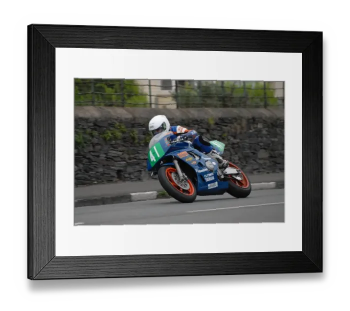 Framed Print : Olie Linsdell (Yamaha) 2007 Ultra Lightweight Manx Grand Prix Framed Print : Olie Linsdell (Yamaha) 2007 Ultra Lightweight Manx Grand Prix