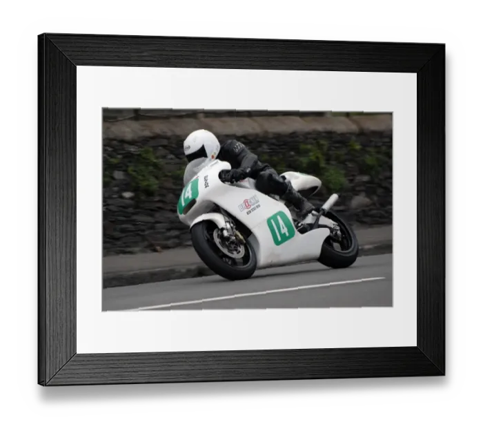 Framed Print : Tom Snow (Honda) 2007 Lightweight Manx Grand Prix Framed Print : Tom Snow (Honda) 2007 Lightweight Manx Grand Prix