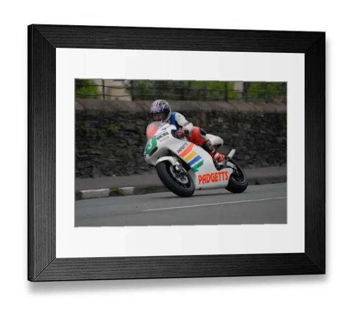 Framed Print : Dean Martin (Honda) 2007 Lightweight Manx Grand Prix Framed Print : Dean Martin (Honda) 2007 Lightweight Manx Grand Prix