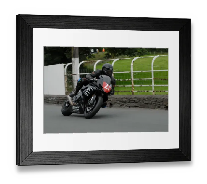 Framed Print : Lee Prior (Suzuki) 2007 Newcomers Manx Grand Prix Framed Print : Lee Prior (Suzuki) 2007 Newcomers Manx Grand Prix