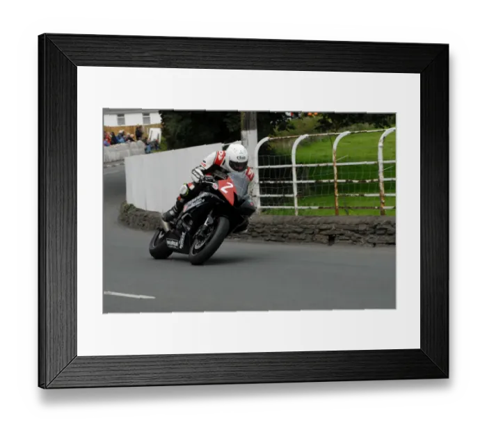 Framed Print : Leon Donaghy (Yamaha) 2007 Newcomers Manx Grand Prix Framed Print : Leon Donaghy (Yamaha) 2007 Newcomers Manx Grand Prix