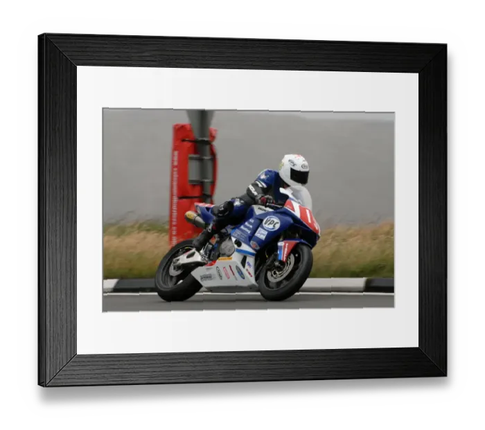 Framed Print : Ian Gardner (Honda) 2007 Newcomers Manx Grand Prix Framed Print : Ian Gardner (Honda) 2007 Newcomers Manx Grand Prix
