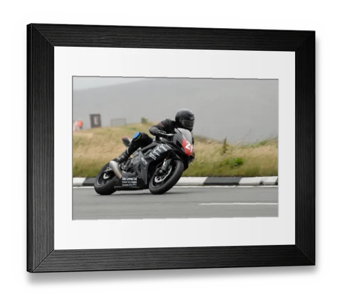 Framed Print : Lee Prior (Suzuki) 2007 Newcomers Manx Grand Prix Framed Print : Lee Prior (Suzuki) 2007 Newcomers Manx Grand Prix