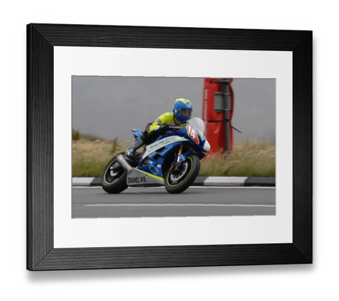 Framed Print : David Lumsden (Yamaha) 2007 Newcomers Manx Grand Prix Framed Print : David Lumsden (Yamaha) 2007 Newcomers Manx Grand Prix