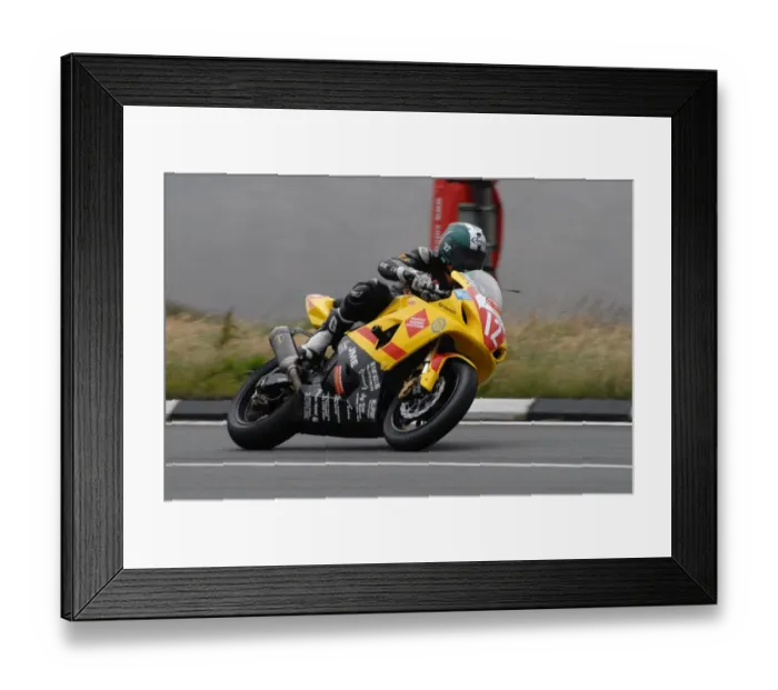 Framed Print : James McCann (Suzuki) 2007 Newcomers Manx Grand Prix Framed Print : James McCann (Suzuki) 2007 Newcomers Manx Grand Prix