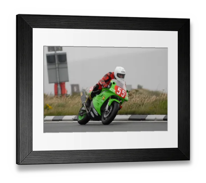 Framed Print : Roberto Airoldi (Kawasaki) 2007 Newcomers Manx Grand Prix