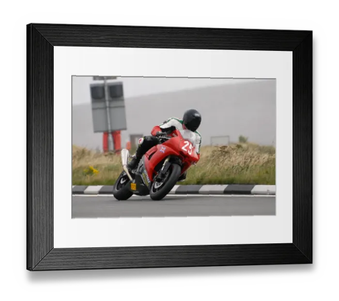 Framed Print : Peter Gibson (Yamaha) 2007 Newcomers Manx Grand Prix Framed Print : Peter Gibson (Yamaha) 2007 Newcomers Manx Grand Prix