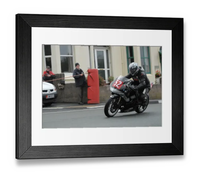 Framed Print : Dave Walsh (Suzuki) 2008 Newcomers Manx Grand Prix Framed Print : Dave Walsh (Suzuki) 2008 Newcomers Manx Grand Prix
