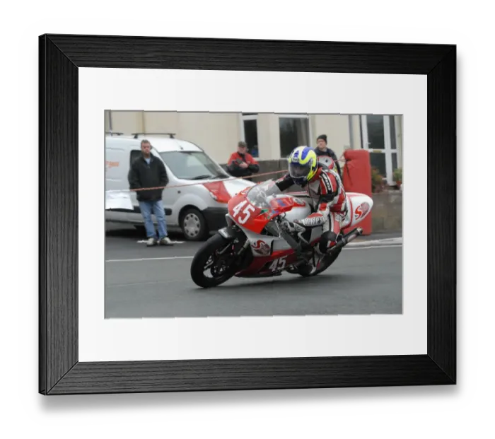 Framed Print : Michael Sweeney (Honda) 2008 Newcomers Manx Grand Prix Framed Print : Michael Sweeney (Honda) 2008 Newcomers Manx Grand Prix