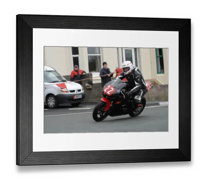 Framed Print : Peter Creer (Honda) 2008 Newcomers Manx Grand Prix Framed Print : Peter Creer (Honda) 2008 Newcomers Manx Grand Prix