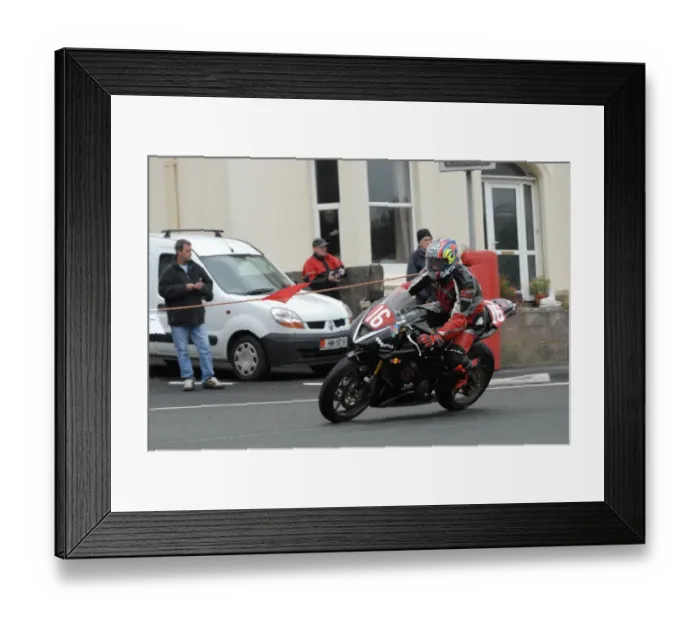 Framed Print : Dave Bosendorfer (Triumph) 2008 Newcomers Manx Grand Prix Framed Print : Dave Bosendorfer (Triumph) 2008 Newcomers Manx Grand Prix