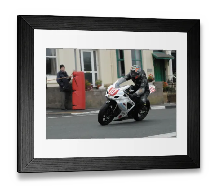 Framed Print : Duci Fausto (Suzuki) 2008 Newcomers Manx Grand Prix Framed Print : Duci Fausto (Suzuki) 2008 Newcomers Manx Grand Prix