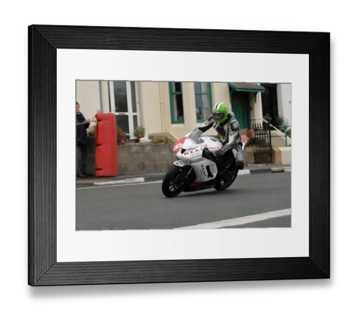 Framed Print : Damien Gledhill (Kawasaki) 2008 Newcomers Manx Grand Prix Framed Print : Damien Gledhill (Kawasaki) 2008 Newcomers Manx Grand Prix