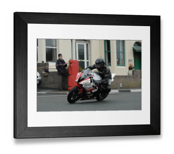 Framed Print : James Shipley (Yamaha) 2008 Newcomers Manx Grand Prix Framed Print : James Shipley (Yamaha) 2008 Newcomers Manx Grand Prix
