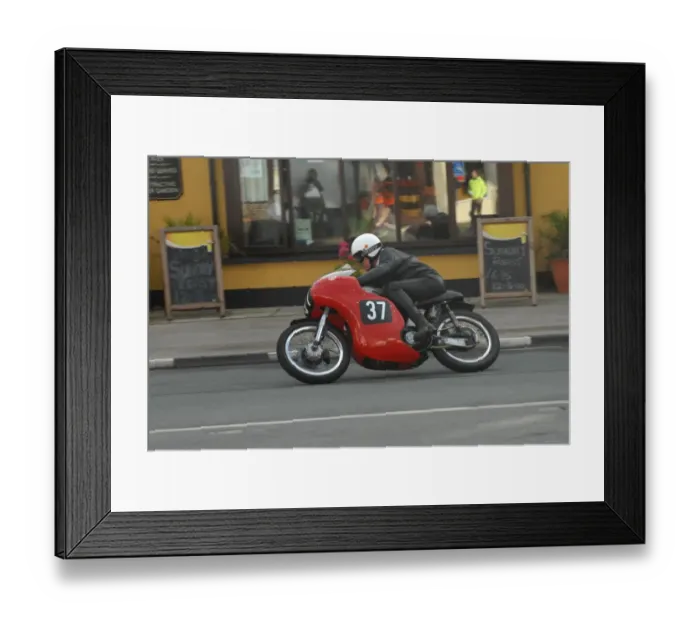 Framed Print : Adam Easton (Norton) 2008 Senior Classic Manx Grand Prix Framed Print : Adam Easton (Norton) 2008 Senior Classic Manx Grand Prix