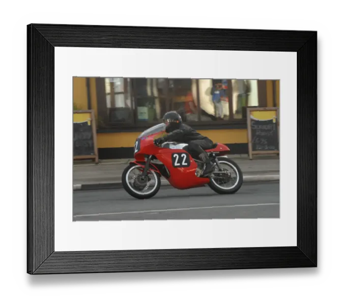 Framed Print : Bob Millinship (Ducati Caffrey) 2008 Senior Classic Manx Grand Prix Framed Print : Bob Millinship (Ducati Caffrey) 2008 Senior Classic Manx Grand Prix