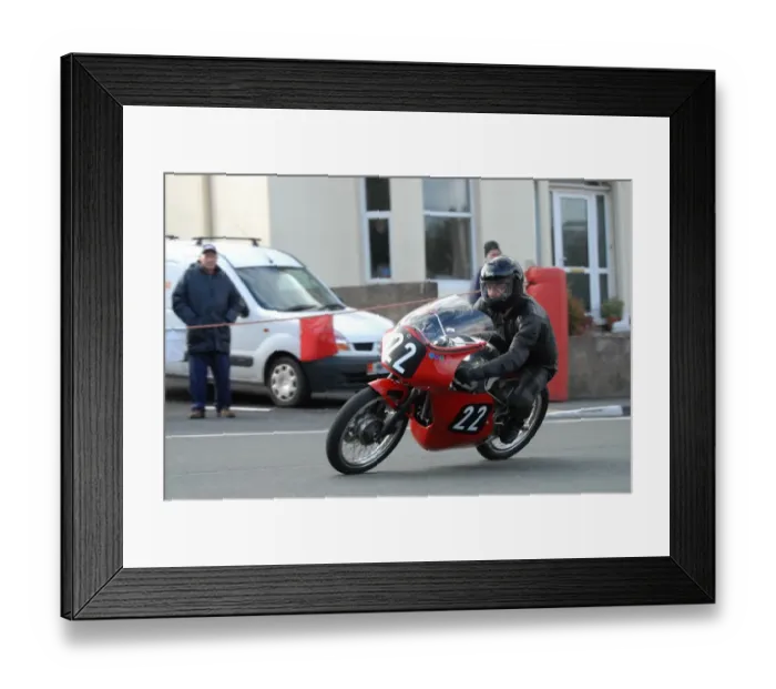 Framed Print : Bob Millinship (Ducati Caffrey) 2008 Senior Classic Manx Grand Prix Framed Print : Bob Millinship (Ducati Caffrey) 2008 Senior Classic Manx Grand Prix