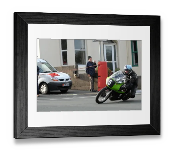 Framed Print : Tony Myers (Norton) 2008 Senior Classic Manx Grand Prix Framed Print : Tony Myers (Norton) 2008 Senior Classic Manx Grand Prix