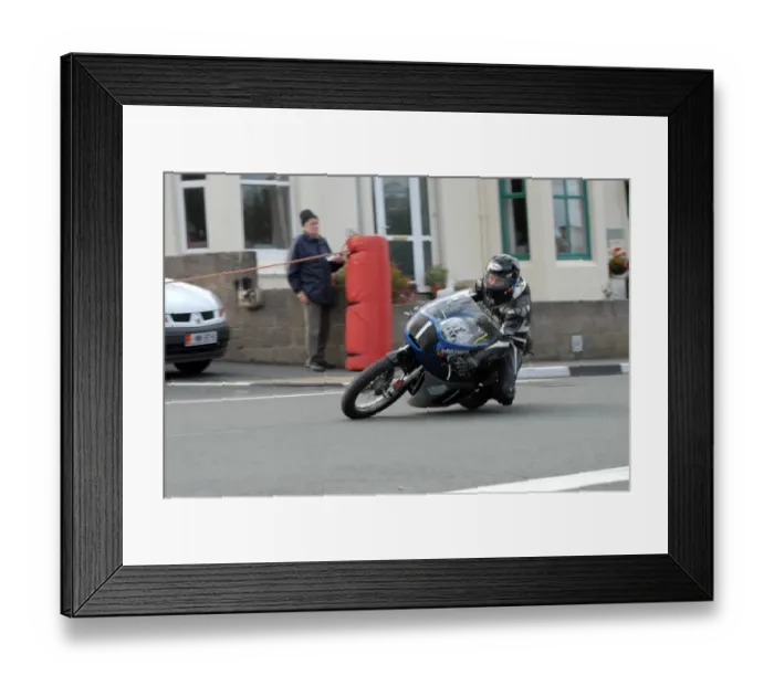 Framed Print : Alan Oversby (Norton) 2008 Senior Classic Manx Grand Prix