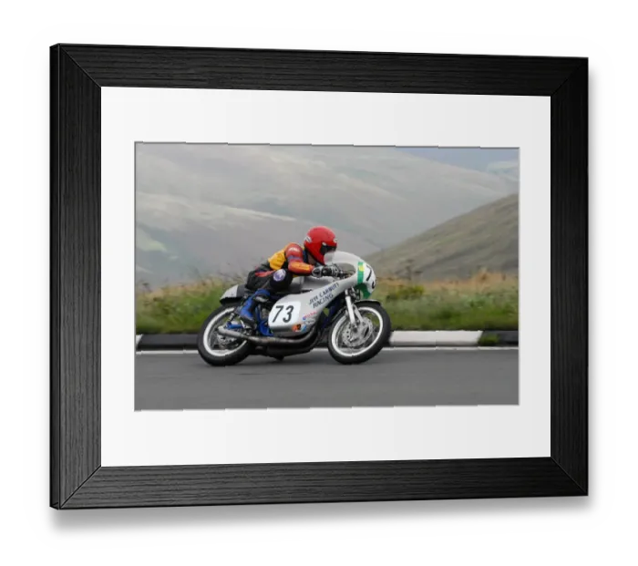 Framed Print : Peter Wakefield (Suzuki) 2008 Lightweight Classic Manx Grand Prix