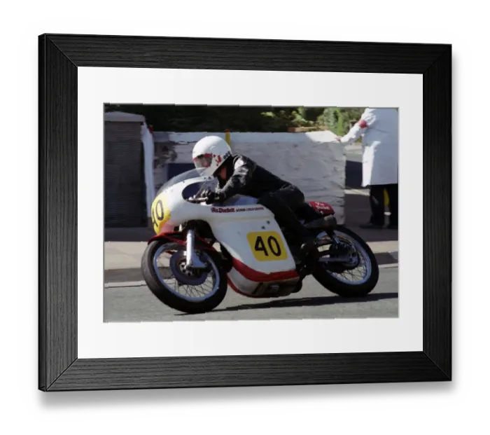 Framed Print : Vin Duckett (Matchless) 1993 Senior Classic Manx Grand Prix Framed Print : Vin Duckett (Matchless) 1993 Senior Classic Manx Grand Prix