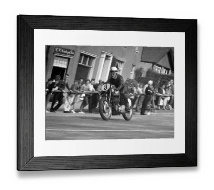 Framed Print : Fred Walton (BSA) 1962 Junior Manx Grand Prix Framed Print : Fred Walton (BSA) 1962 Junior Manx Grand Prix