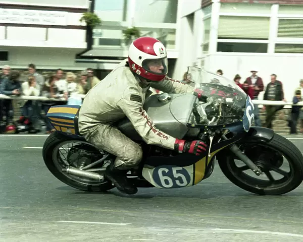 Tony Russell (Yamaha) 1983 Junior Manx Grand Prix