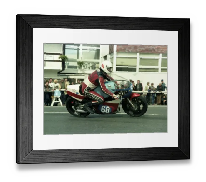 Framed Print : Dave Montgomery (Yamaha) 1983 Junior Manx Grand Prix