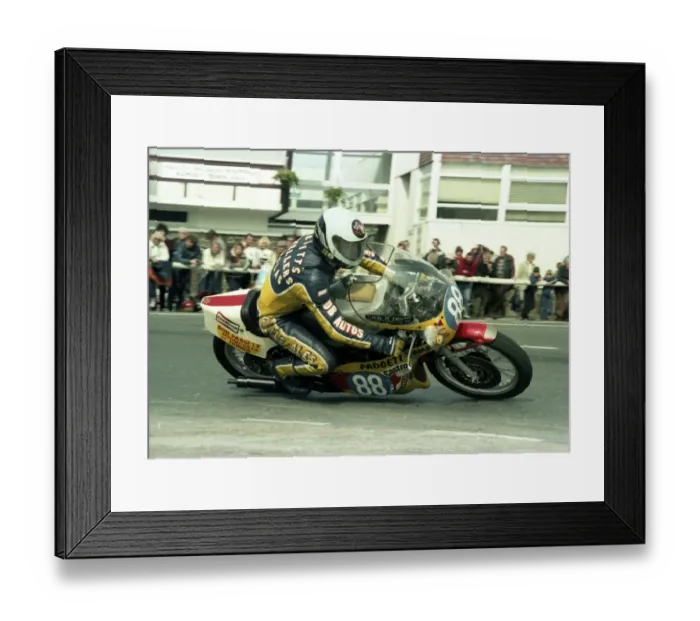 Framed Print : Sean Collister (Yamaha) 1983 Junior Manx Grand Prix Framed Print : Sean Collister (Yamaha) 1983 Junior Manx Grand Prix
