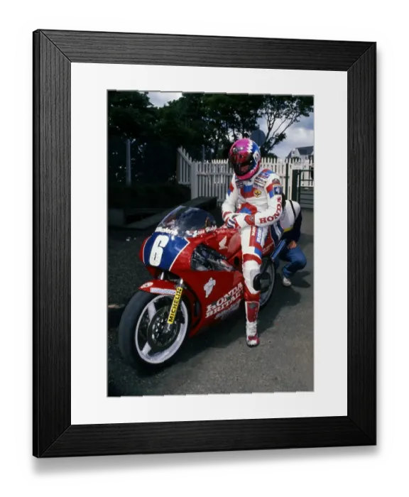 Framed Print : Steve Hislop (Honda) 1990 Junior TT Framed Print : Steve Hislop (Honda) 1990 Junior TT