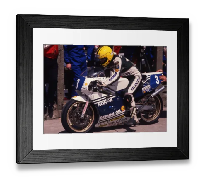 Framed Print : Joey Dunlop (Honda) 1990 Junior TT Framed Print : Joey Dunlop (Honda) 1990 Junior TT