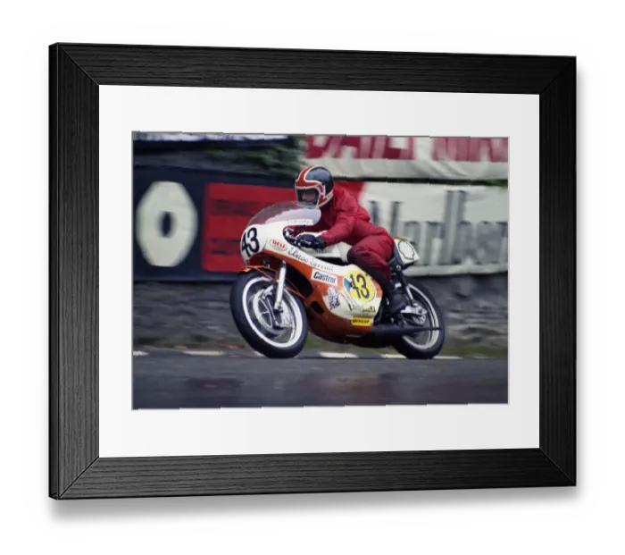 Framed Print : Tom Herron (Yamaha) 1974 Senior TT Framed Print : Tom Herron (Yamaha) 1974 Senior TT