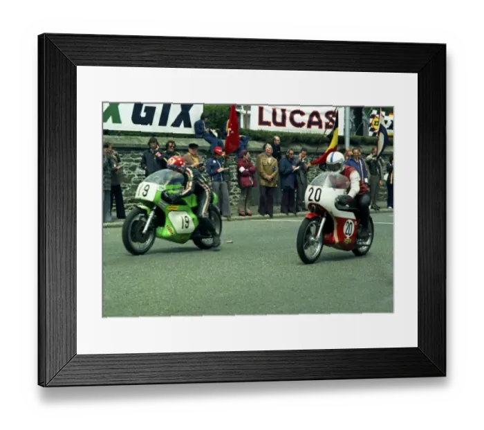 Framed Print : Geoff Barry (Kawasaki) and Bill Smith (Yamaha) 1974 Formula 750 TT Framed Print : Geoff Barry (Kawasaki) and Bill Smith (Yamaha) 1974 Formula 750 TT
