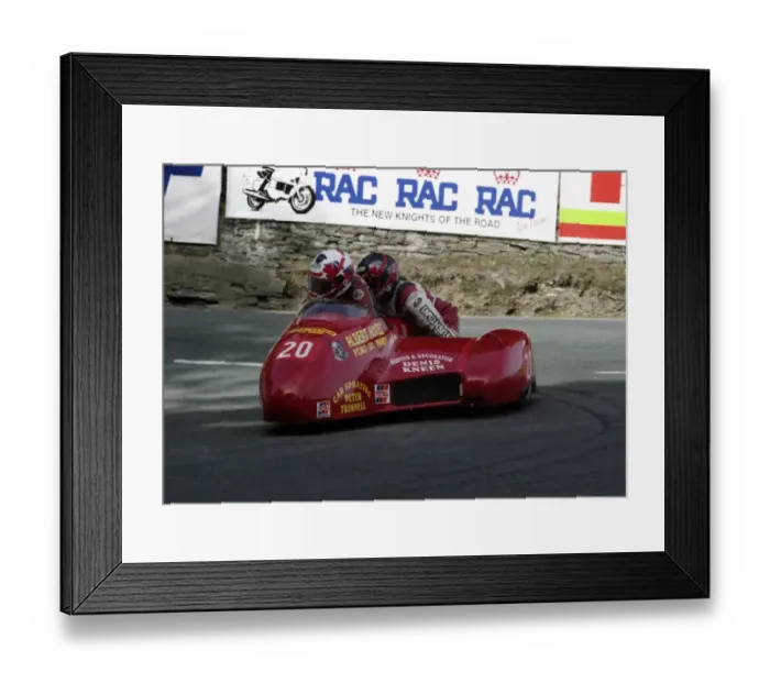Framed Print : Artie Oates & Robert Fargher (Kawasaki) 1993 Sidecar TT Framed Print : Artie Oates & Robert Fargher (Kawasaki) 1993 Sidecar TT