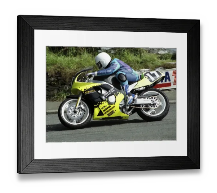 Framed Print : Dave Eaves (Yamaha) 1993 Supersport 400 TT Framed Print : Dave Eaves (Yamaha) 1993 Supersport 400 TT