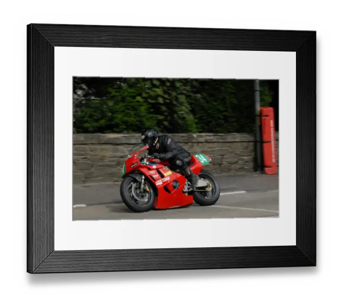 Framed Print : Dan Hobson (Honda) 2009 Ultra Lightweight Manx Grand Prix Framed Print : Dan Hobson (Honda) 2009 Ultra Lightweight Manx Grand Prix