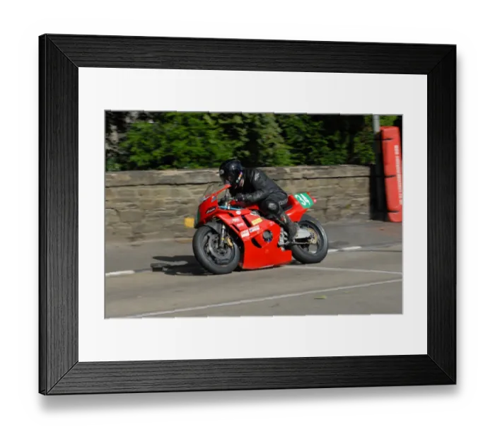 Framed Print : Dan Hobson (Honda) 2009 Ultra Lightweight Manx Grand Prix Framed Print : Dan Hobson (Honda) 2009 Ultra Lightweight Manx Grand Prix