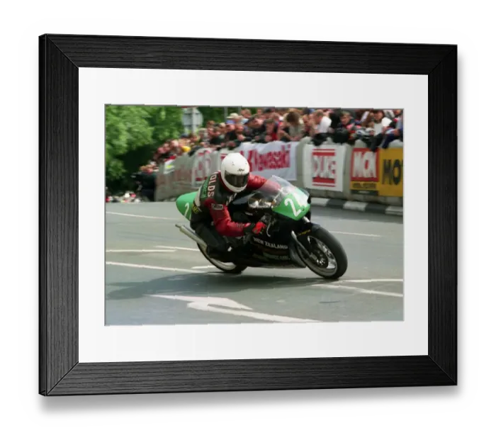 Framed Print : Hugh Reynolds (Yamaha) 2000 Lightweight TT Framed Print : Hugh Reynolds (Yamaha) 2000 Lightweight TT