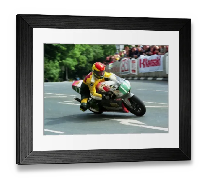 Framed Print : Barry Wood (Yamaha) 2000 Lightweight TT Framed Print : Barry Wood (Yamaha) 2000 Lightweight TT
