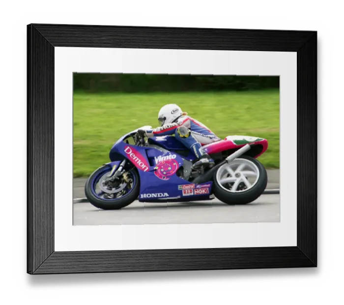 Framed Print : Kate Parkinson (Demon Vimto Honda) 2000 Lightweight TT Framed Print : Kate Parkinson (Demon Vimto Honda) 2000 Lightweight TT