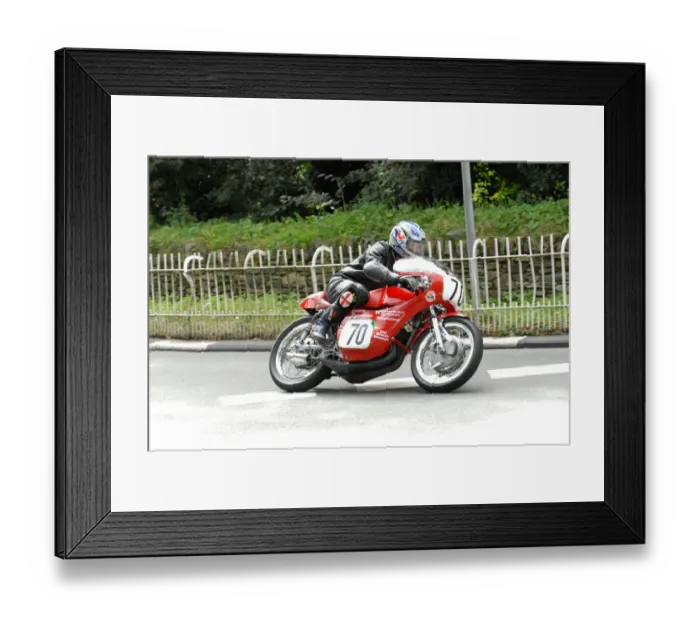 Framed Print : Peter Symes (Suzuki) 2009 Classic TT Framed Print : Peter Symes (Suzuki) 2009 Classic TT