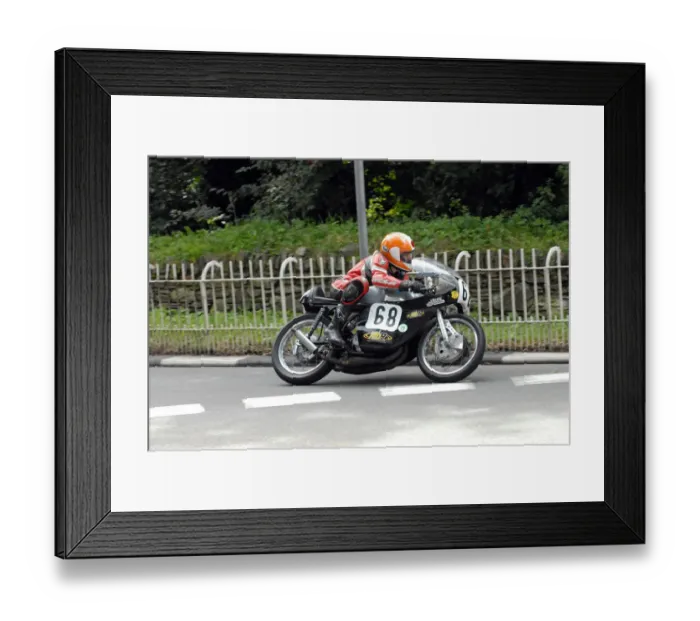 Framed Print : Peter Richardson (Suzuki) 2009 Classic TT Framed Print : Peter Richardson (Suzuki) 2009 Classic TT
