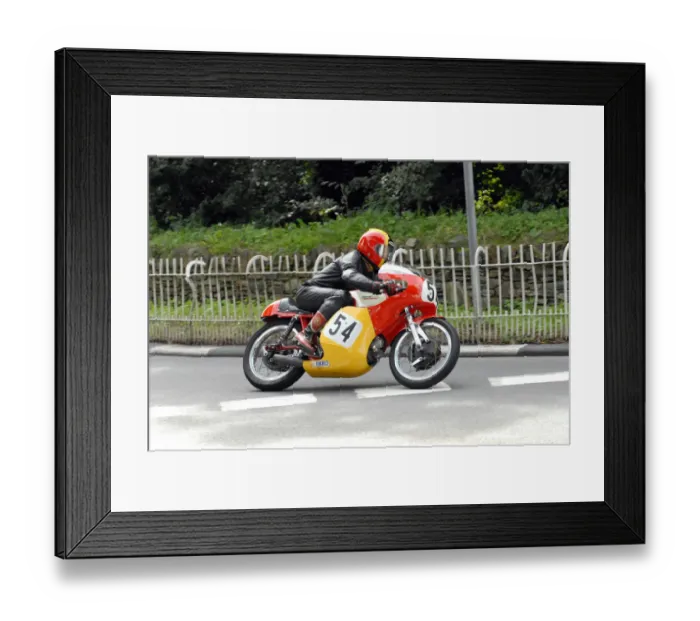 Framed Print : Ian Griffiths (Aermacchi) 2009 Classic TT Framed Print : Ian Griffiths (Aermacchi) 2009 Classic TT
