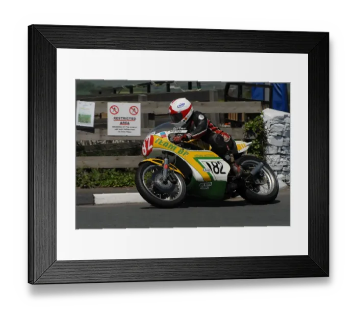 Framed Print : Les Cross (Yamaha) 2009 Pre TT Classic Framed Print : Les Cross (Yamaha) 2009 Pre TT Classic