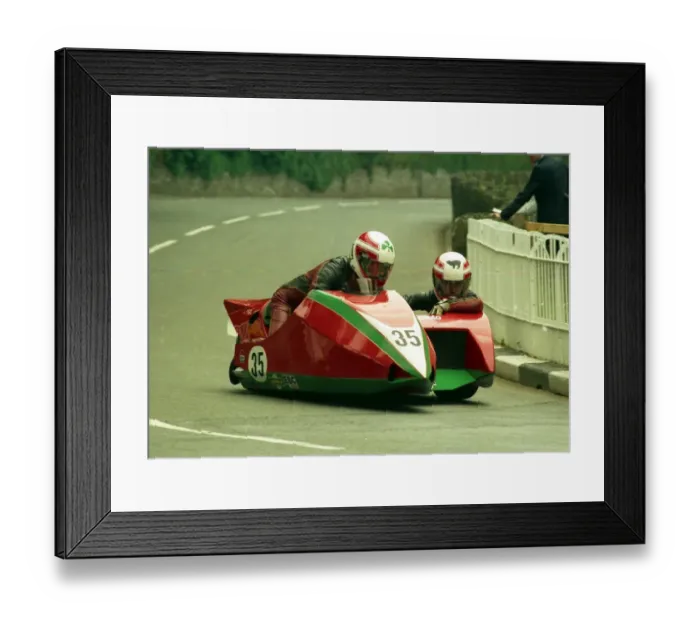 Framed Print : Steve Sinnott & Dave Corlett (Yamaha) 1988 Sidecar TT Framed Print : Steve Sinnott & Dave Corlett (Yamaha) 1988 Sidecar TT