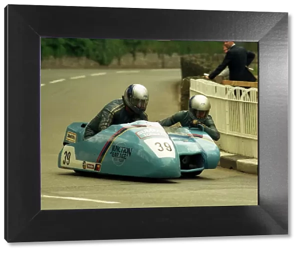 Stuart Applegate & Rod Appleton (Yamaha) 1988 Sidecar TT