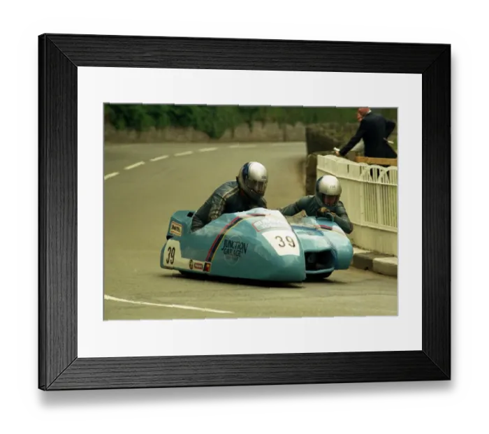Framed Print : Stuart Applegate & Rod Appleton (Yamaha) 1988 Sidecar TT