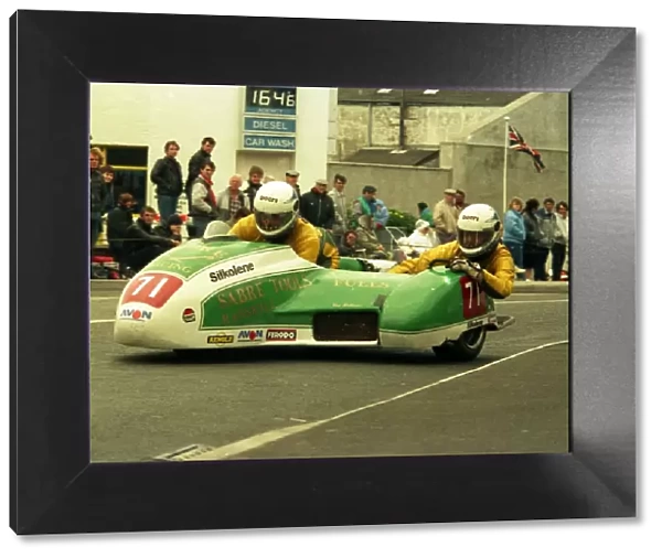 Dave Saville & David Hall (Sabre) 1988 Sidecar TT